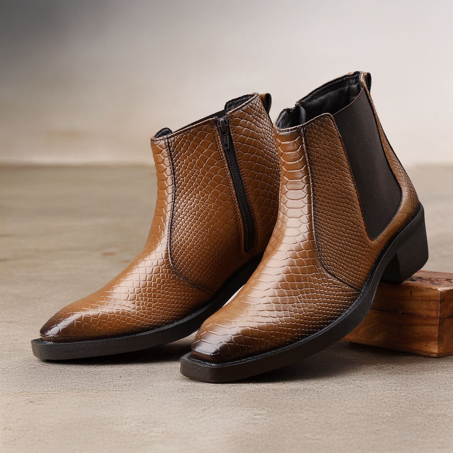 JonasParamount Men’s Textured Chelsea Boots