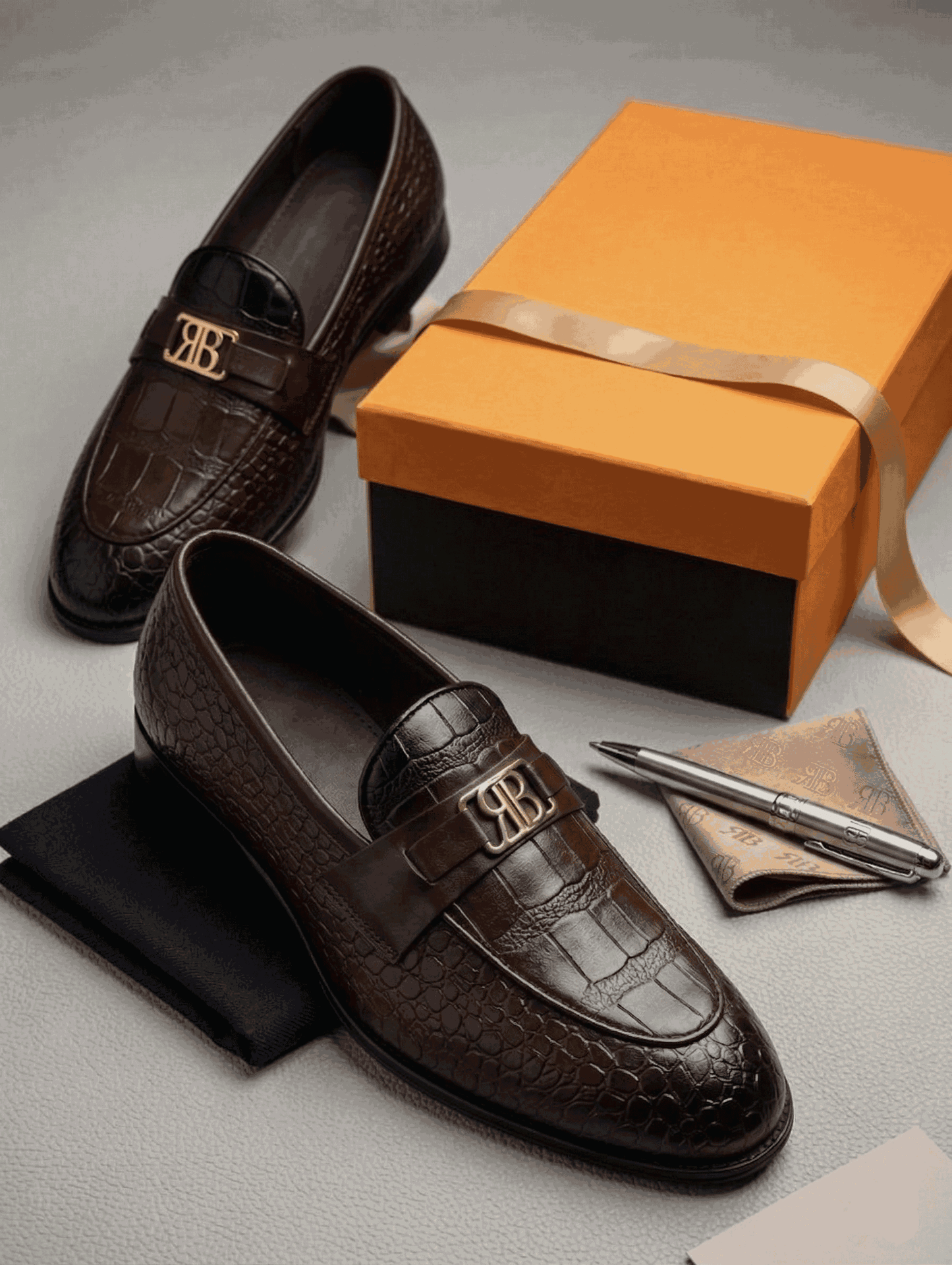 Men’s Luxury Croc-Textured Moccasins – Premium Slip-On Loafers with Gold Buckle
