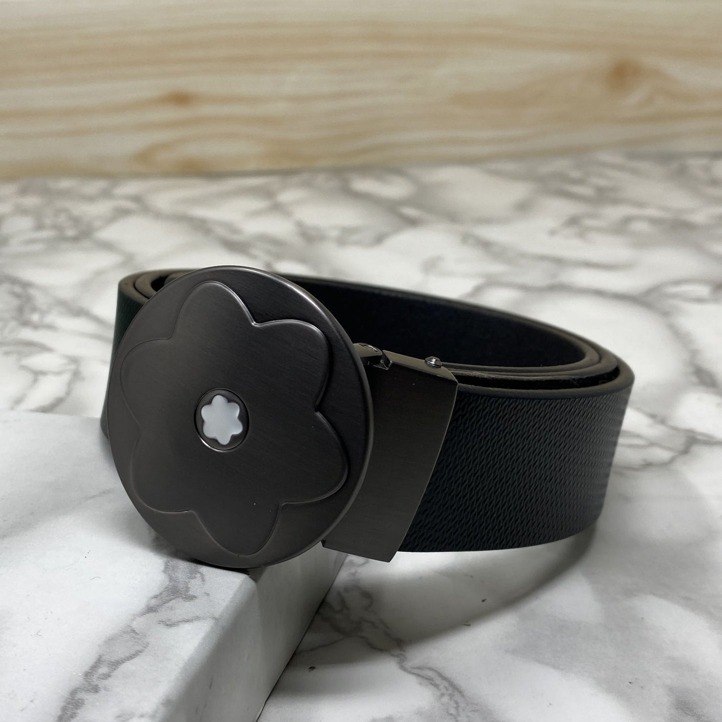 Flower Pattern Round Pin Buckle Leather Belt For Men-JonasParamount